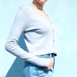 Brandy Melville CROPPED long sleeve  gray cardigan top